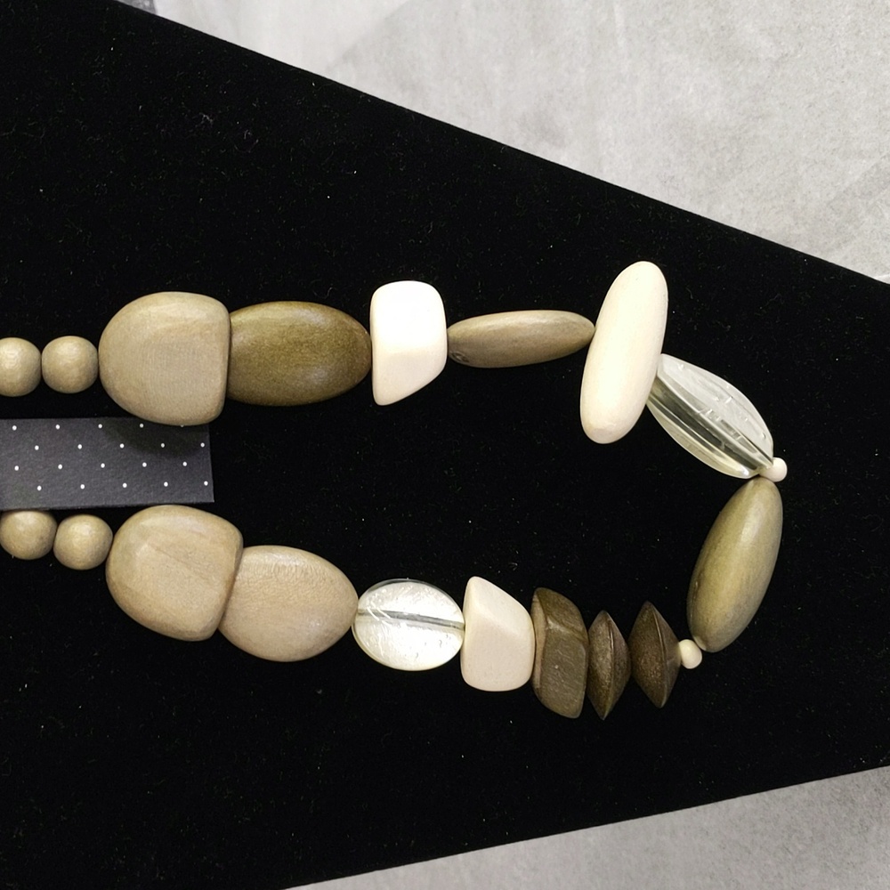 NWT Chunky Necklace wood